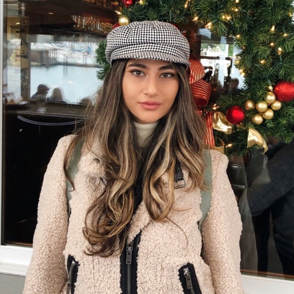 Meet your Posher, Sivan - Picture 1 of 1